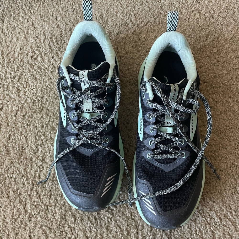 Brooks Cascadia Trail Runner
